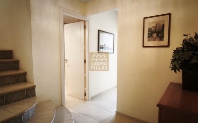 Preciosa casa pareada con bonitas vistas al mar en Sierra Altea Golf.